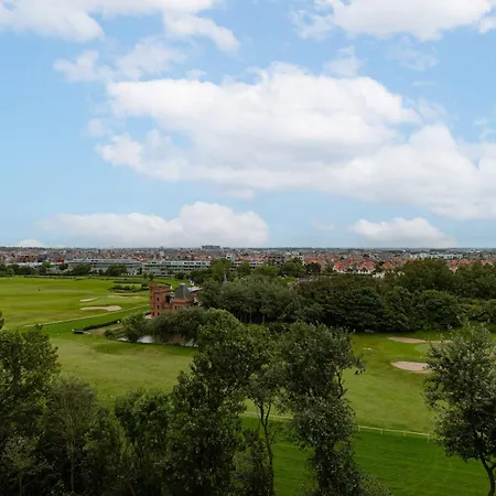 Huswell - Luxury With Views On The Golf Course شقة أوستيند